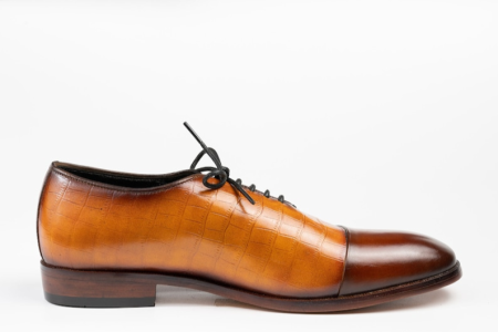 Brown/Cognac lace up oxford in cap toe