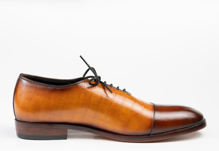 Brown/Cognac lace up oxford in cap toe