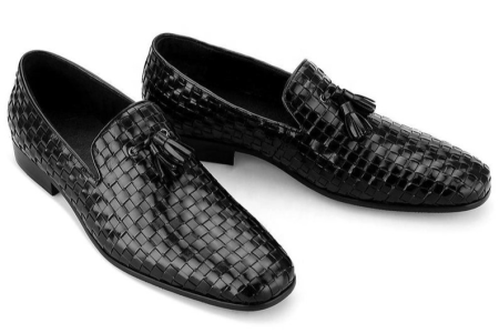 Single Piece Wholecut Slip on tassel Loafer shoes for Men