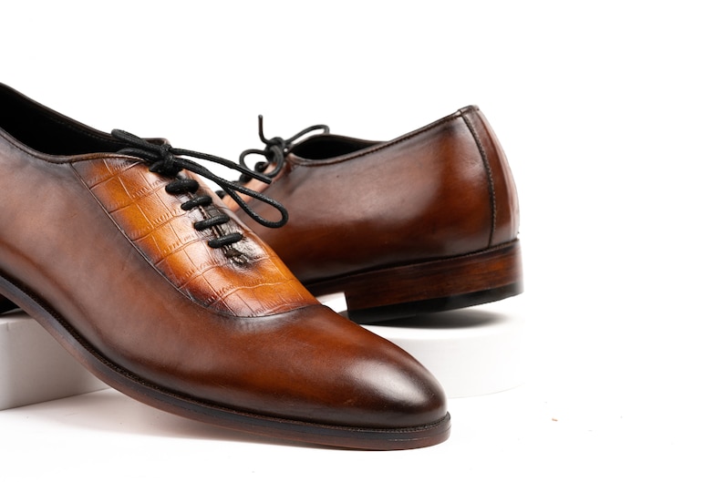 Brown/Cognac lace up oxford in cap toe