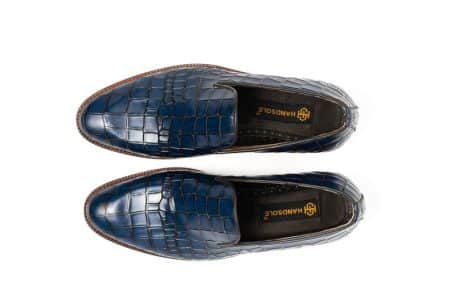 Single Piece Wholecut Loafers Croc Embossed Leather Slip-In Shoes Men’s Wholecut Crocodile Loafers Stylish Slip-In Wholecut Loafers Crocodile Pattern Leather Loafers Single Piece Leather Slip-On Shoes Elegant Croc Embossed Loafers Men’s Luxury Wholecut Shoes High-Quality Croc Leather Loafers Fashionable Slip-On Crocodile Loafers